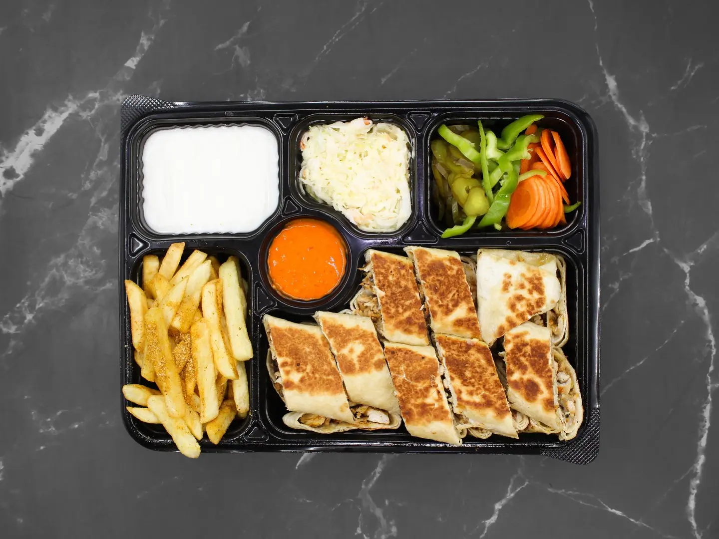 طبق عربي سوبر تربل ثلاثه ساندويتش صاروخ كبير مع الجبنه - بدون جبن