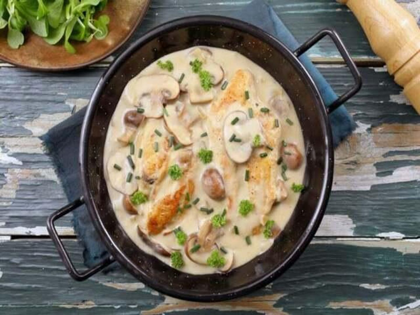 Chicken With Mushrooms - 150 Grams