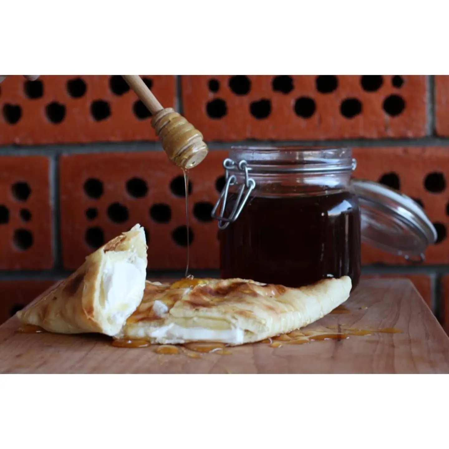 لبنه عسل - فطيرة