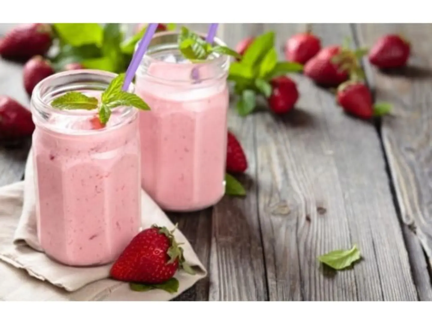 Strawberry Milkshake - Small