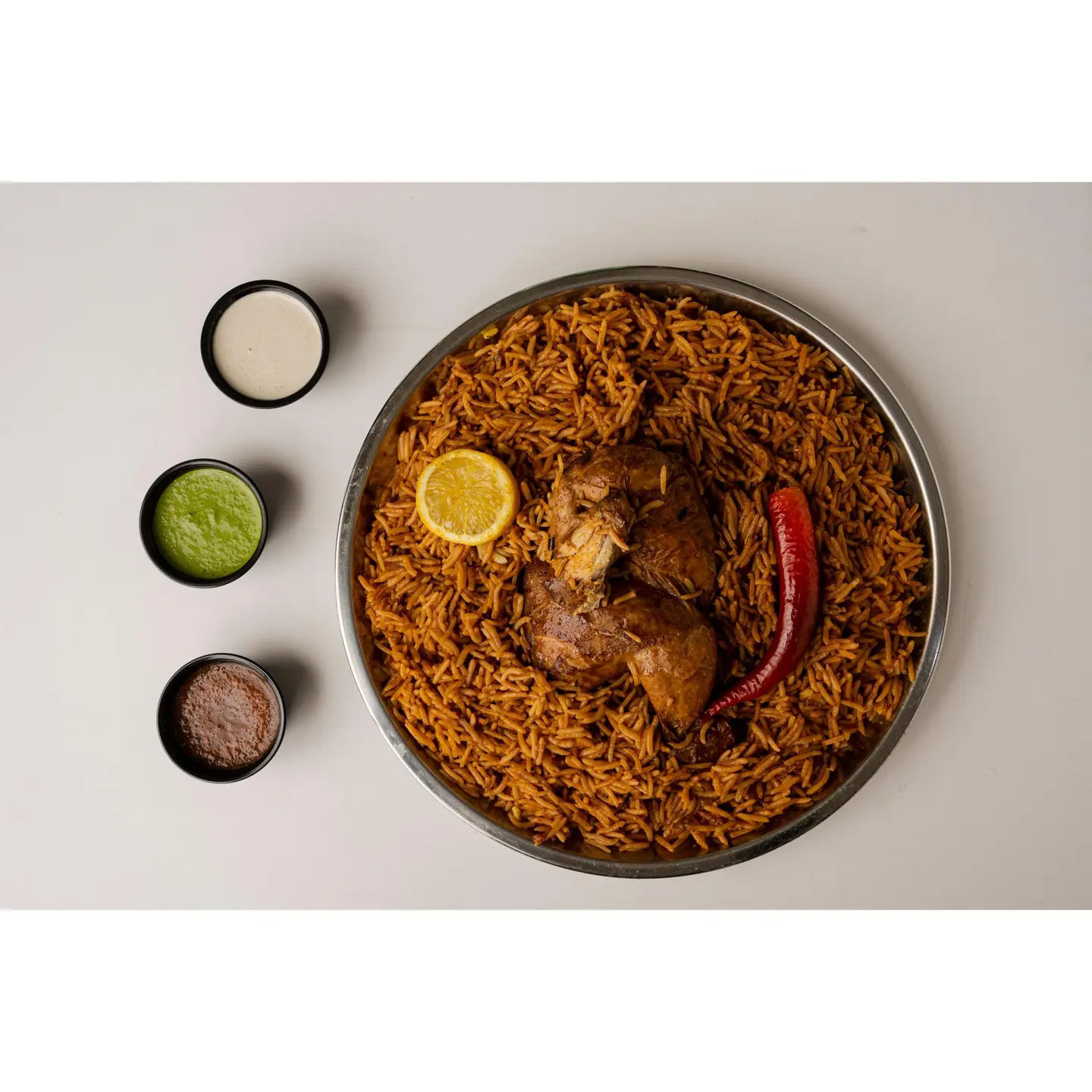 مزة أحمر - نص حبة دجاج