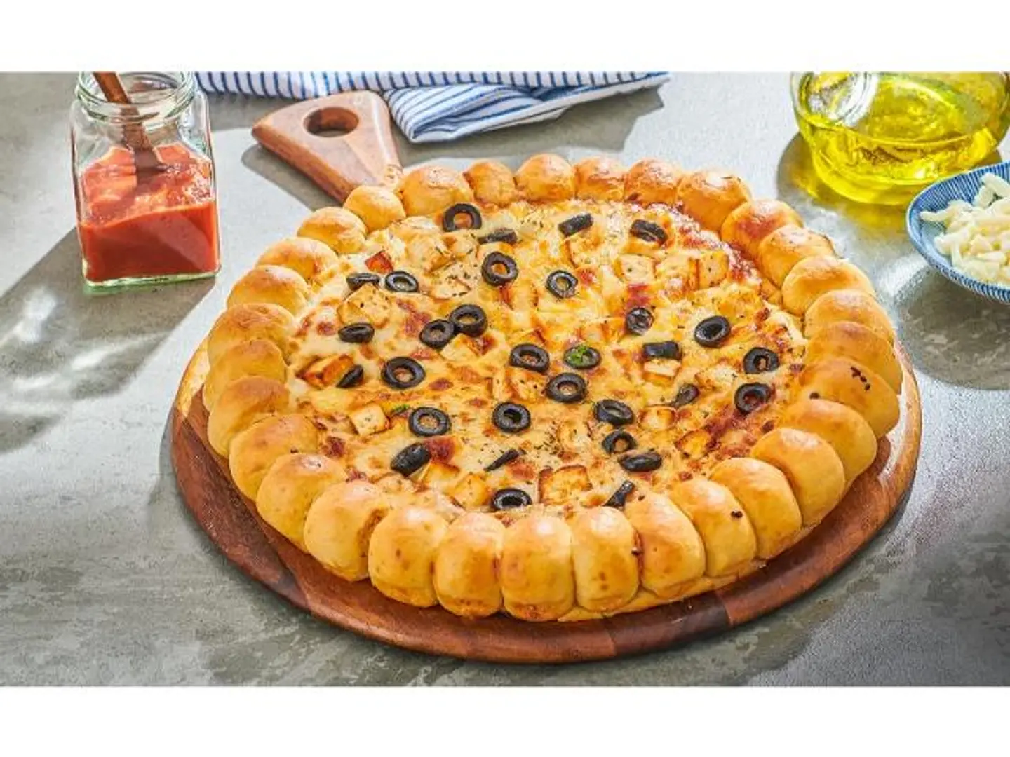Cheese And Tomato Pizza - Medium