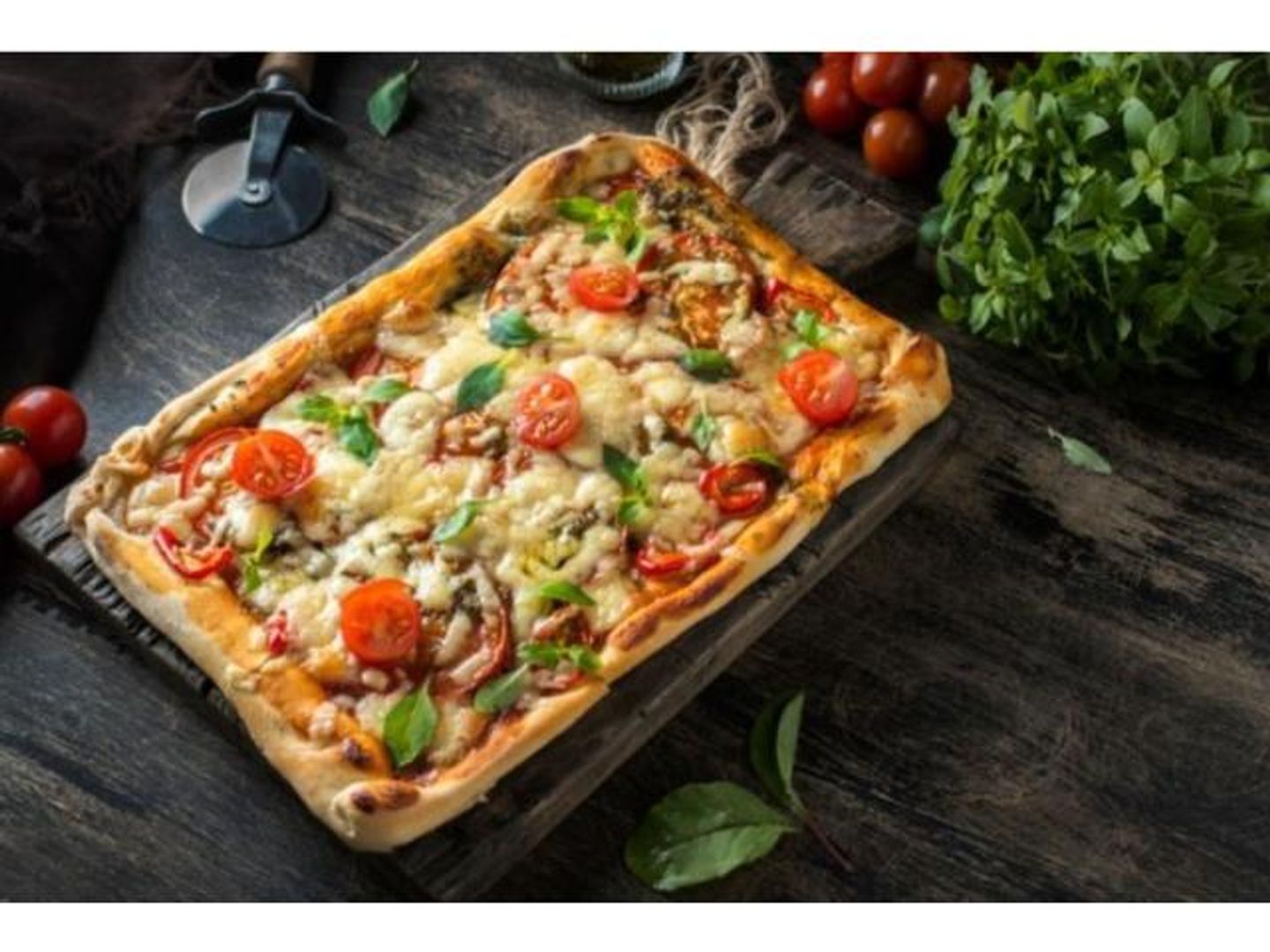 بيتزا جبنه رومي وموتزريلا - صغير
