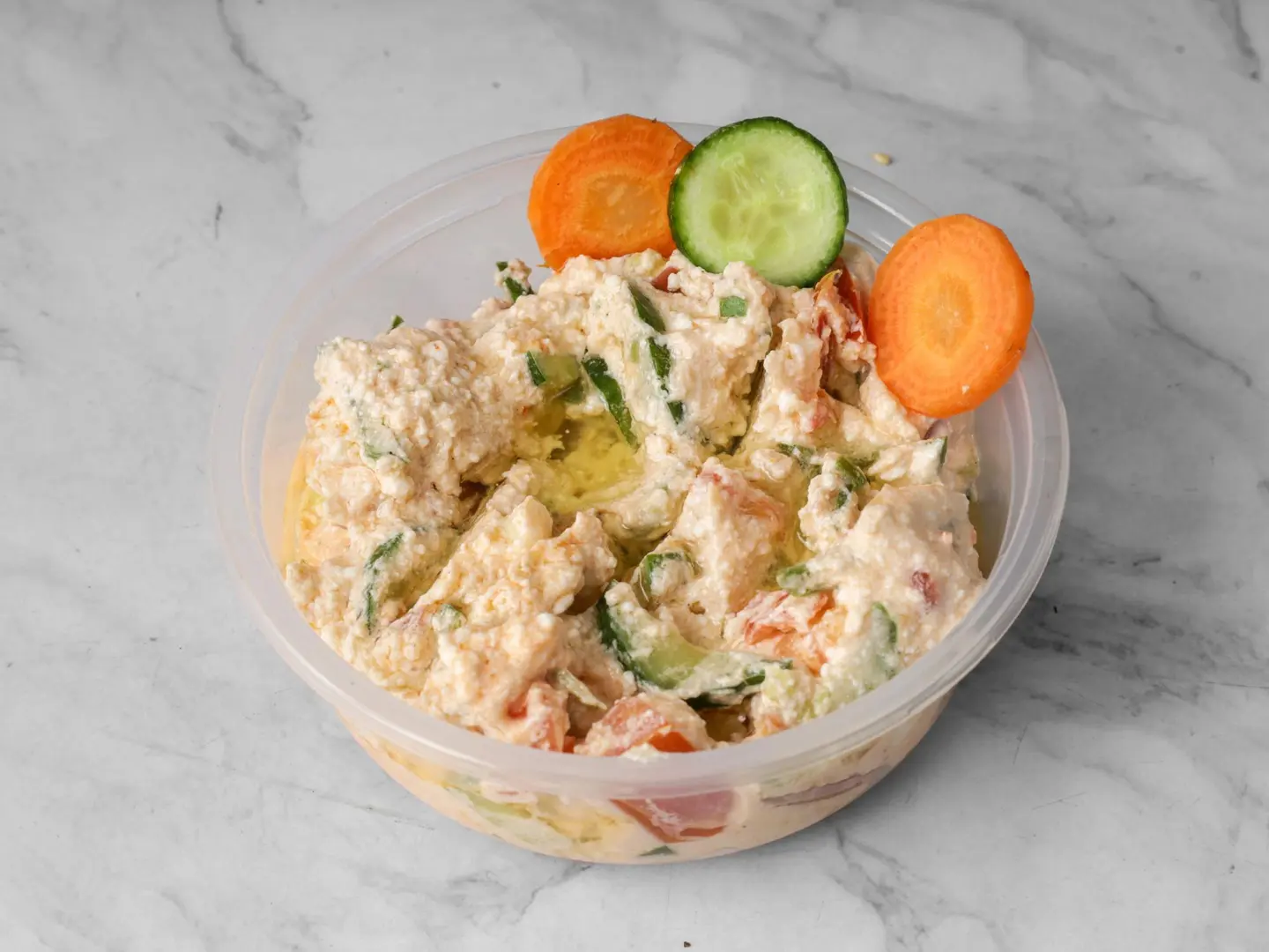 سلطة جبنة قريش بطماطم - صغير