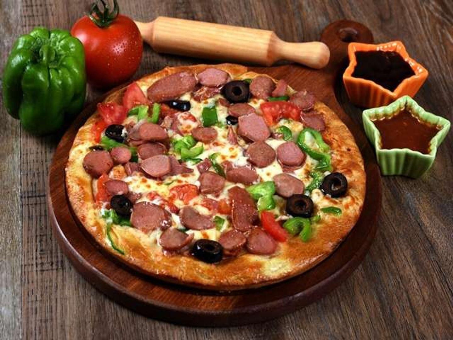 Chicken Sausage Pizza - Medium