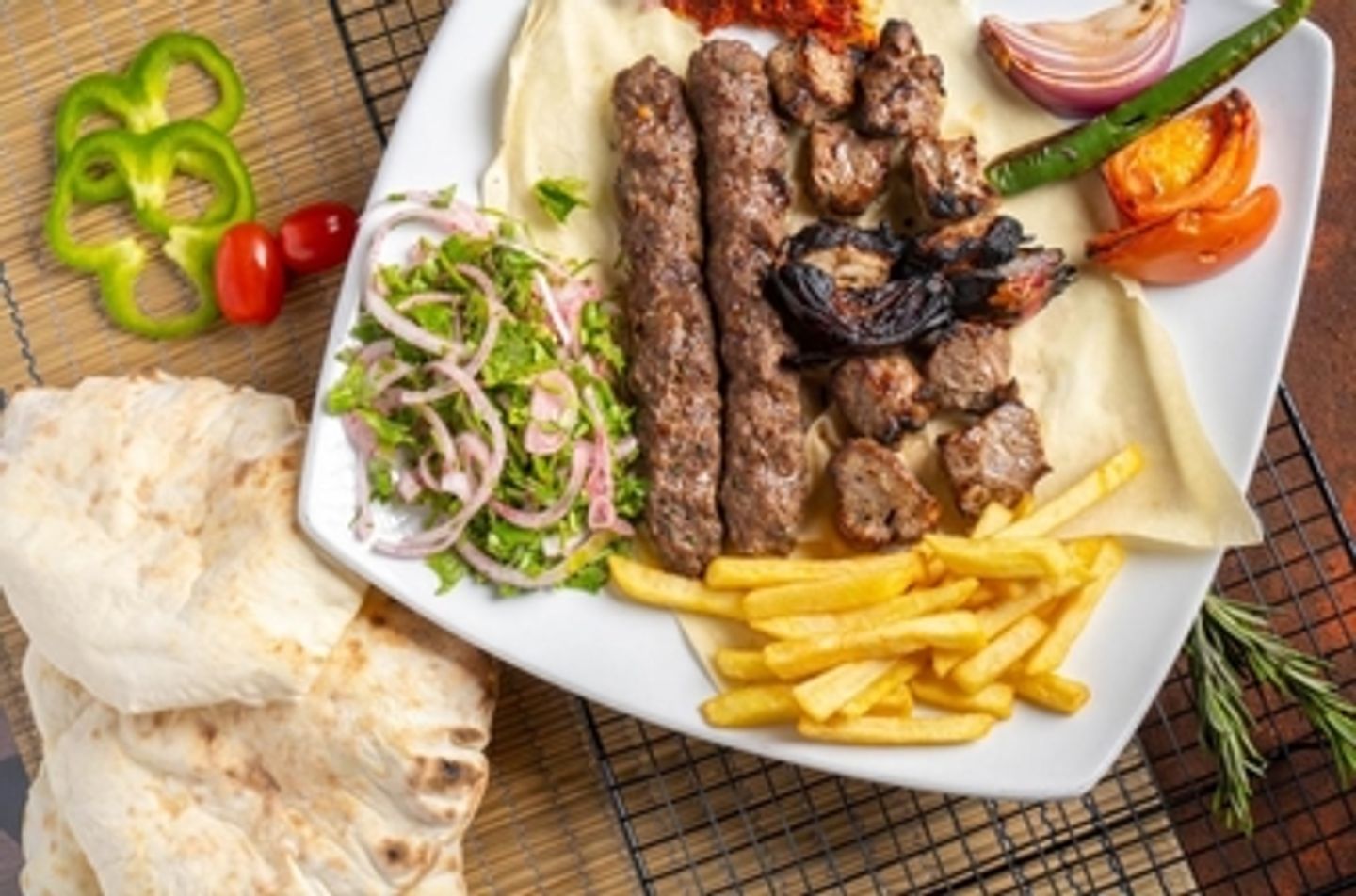 مشكل لحم أوصال وكباب - وجبة