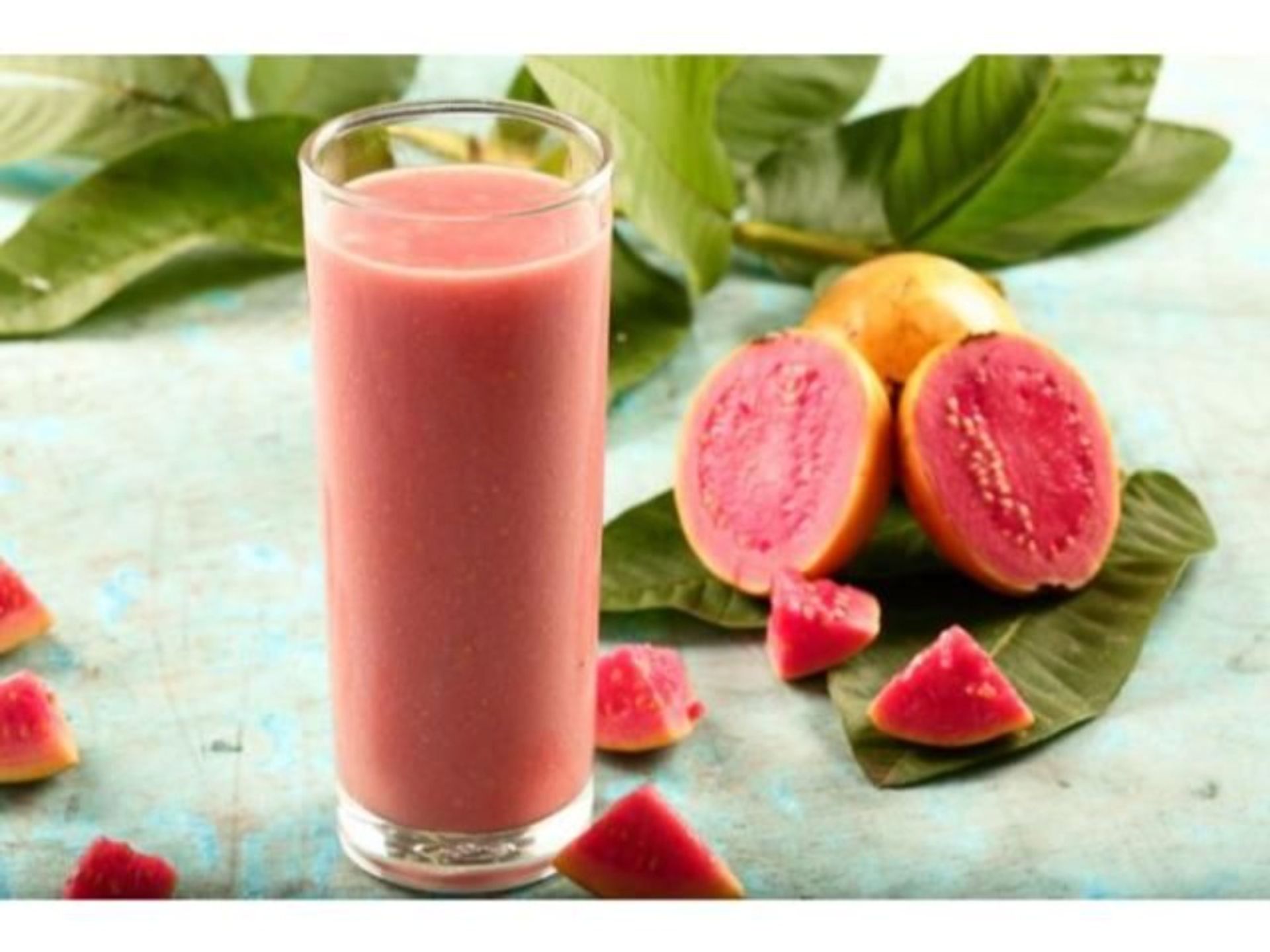 عصير بطيخ مع جوافة - وسط