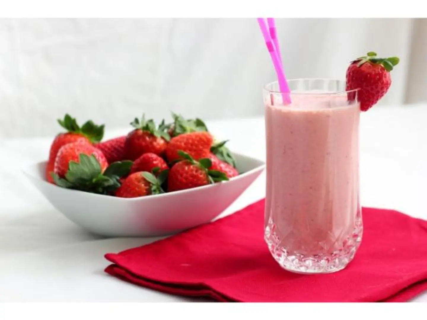 Strawberry With Milk - Medium