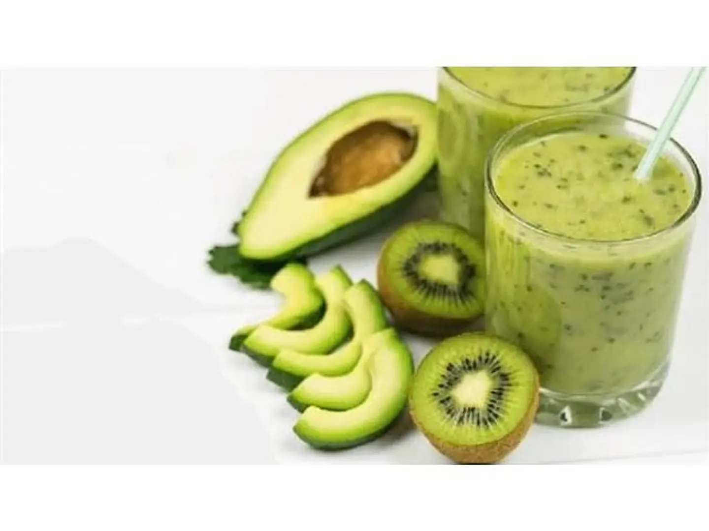 Juice Avocado With Kiwi - Medium