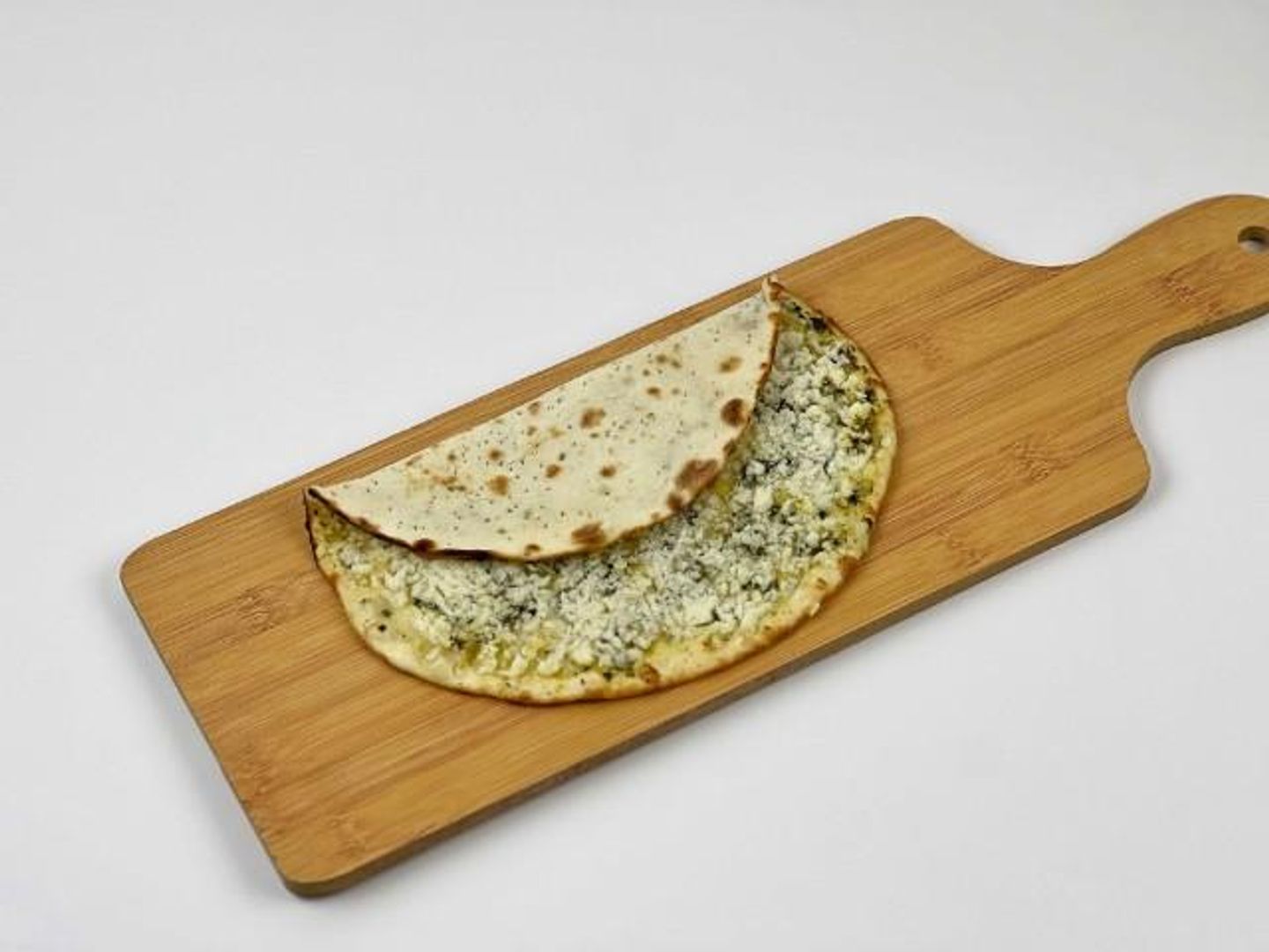 فطيرة بيستو وحلوم - صغير