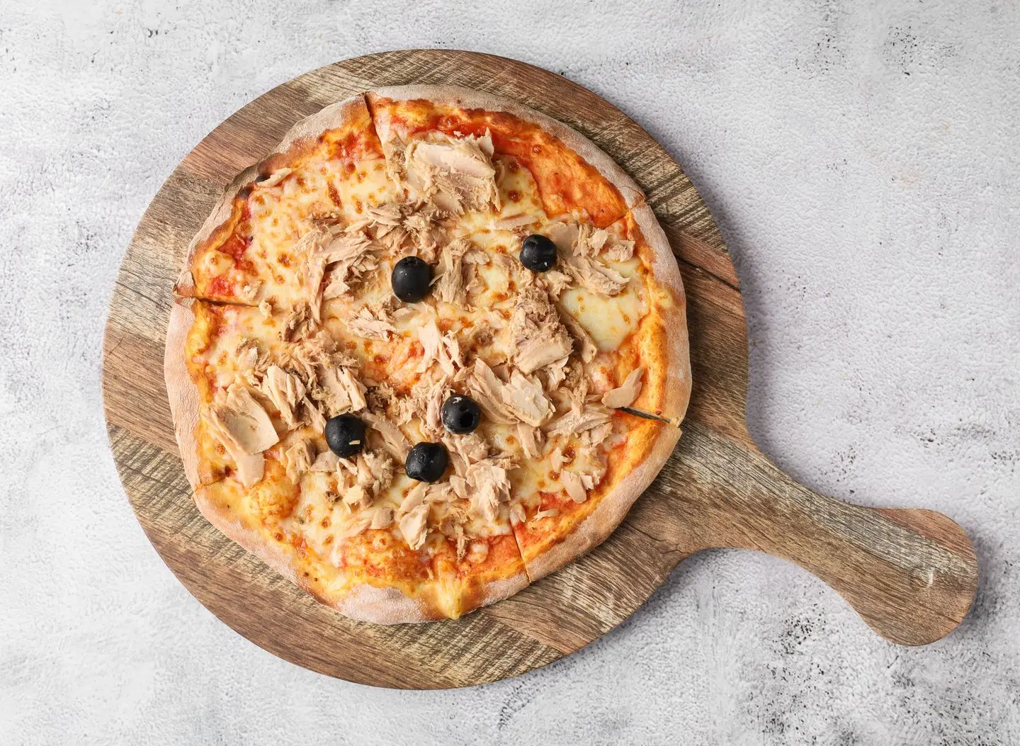 Tuna Pizza - Medium
