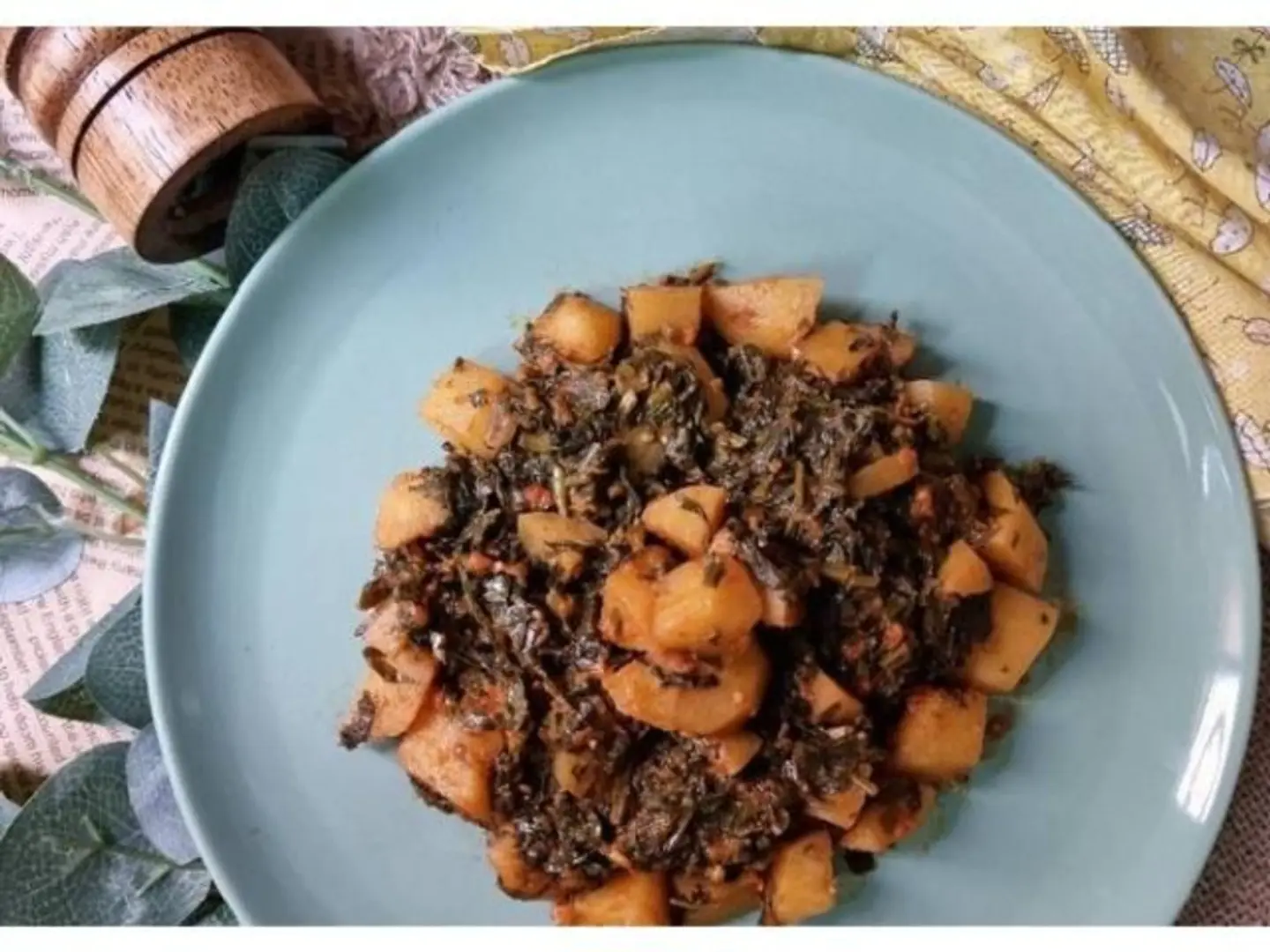 سبانخ بالبطاطس - صغير