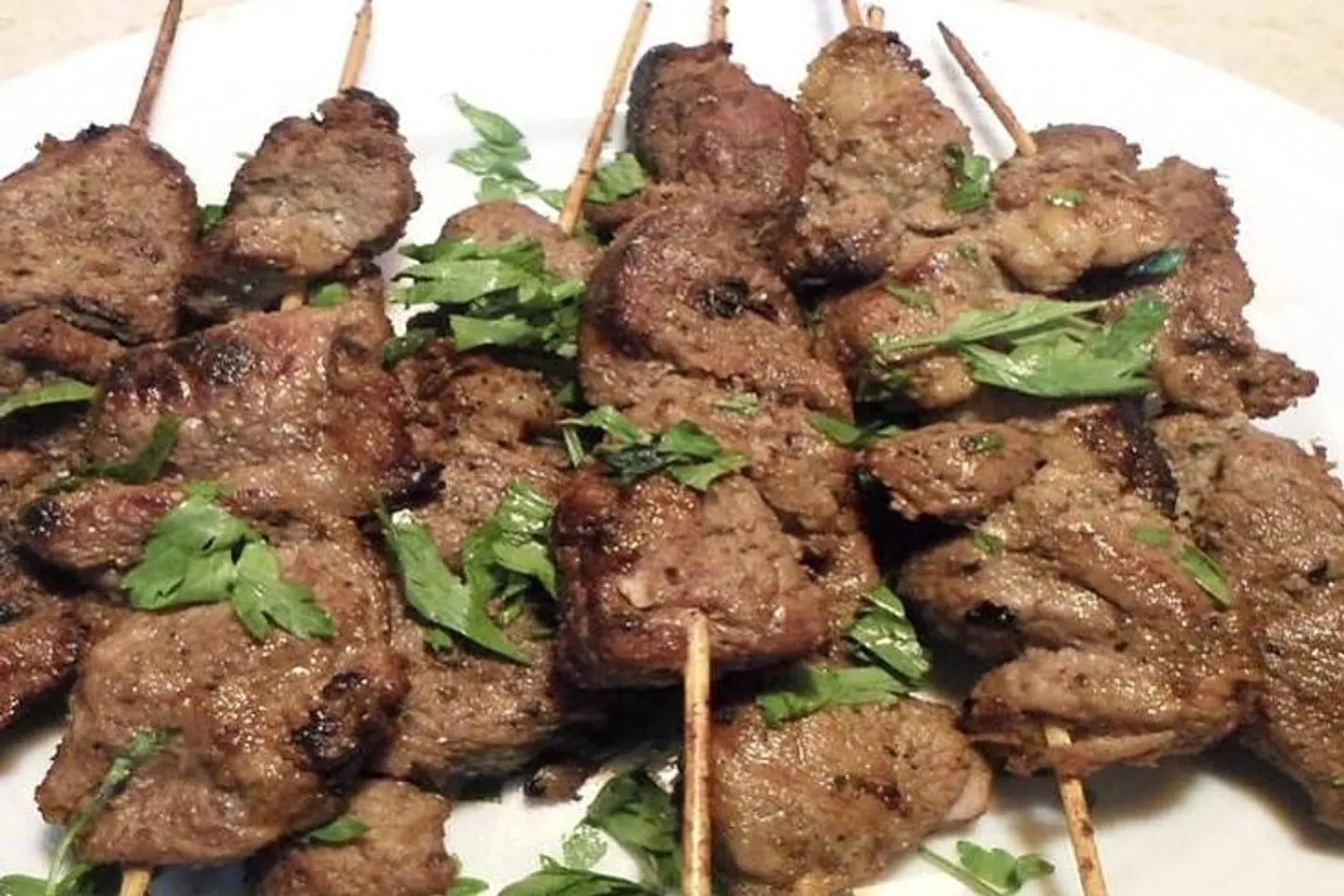 ساندوتش اوصال لحم - حمص