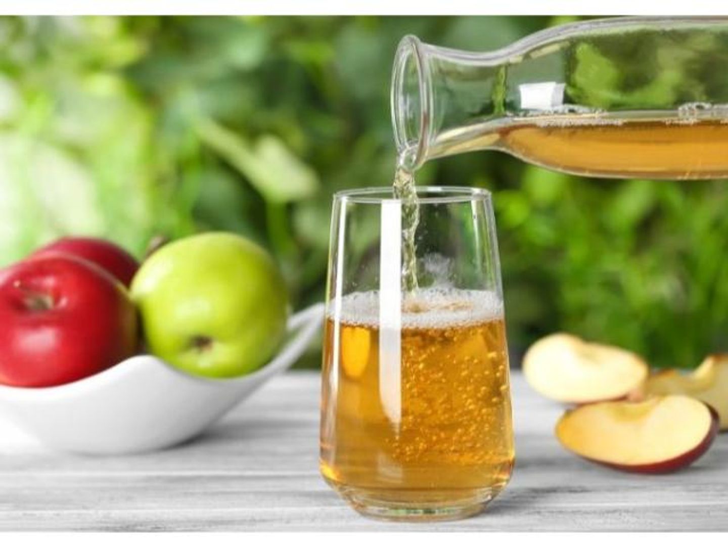 Apple Squeezed - Medium Cup