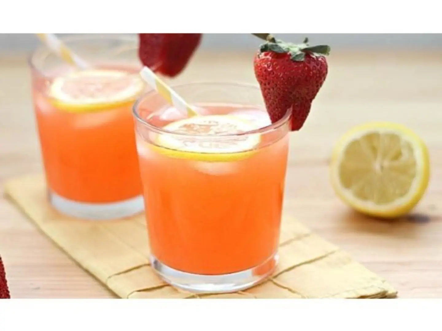 Strawberry With Lemon Juice - Small Cup