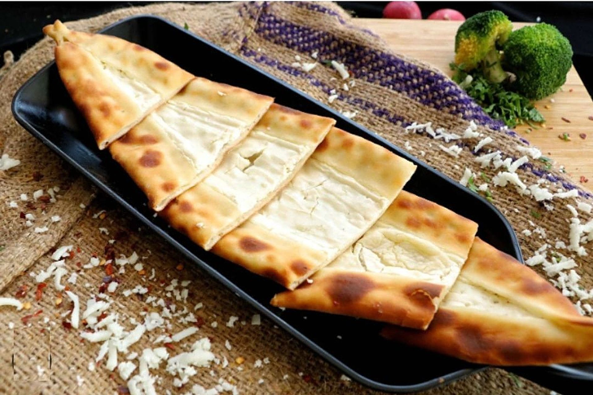 معجنات جبن سائل - وسط
