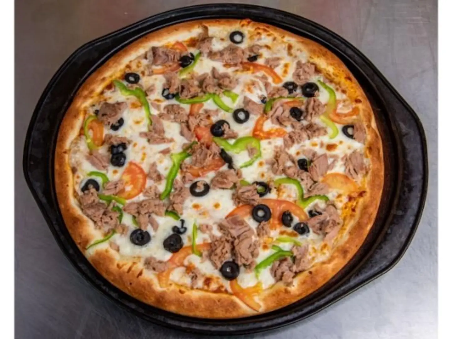 Tuna Pizza - Medium
