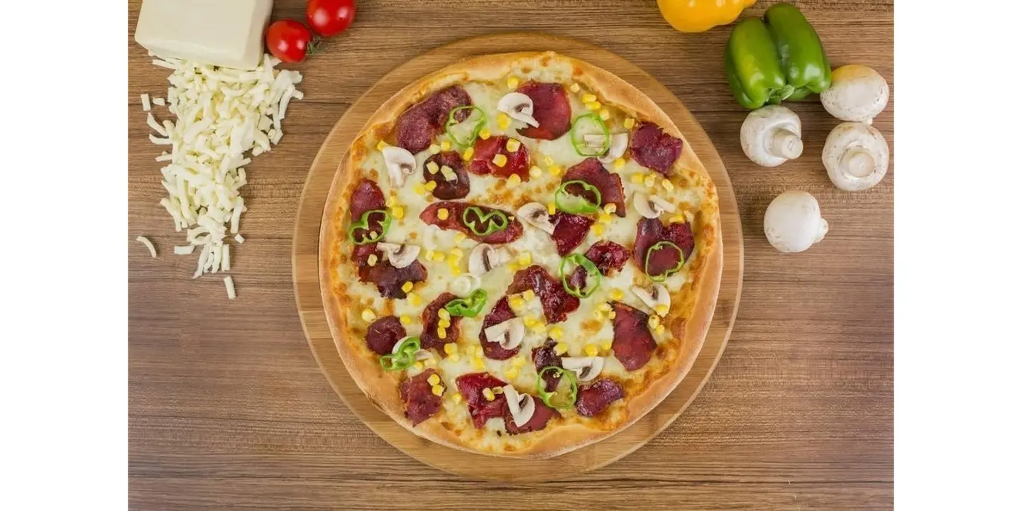 Pastrami Pizza - Medium