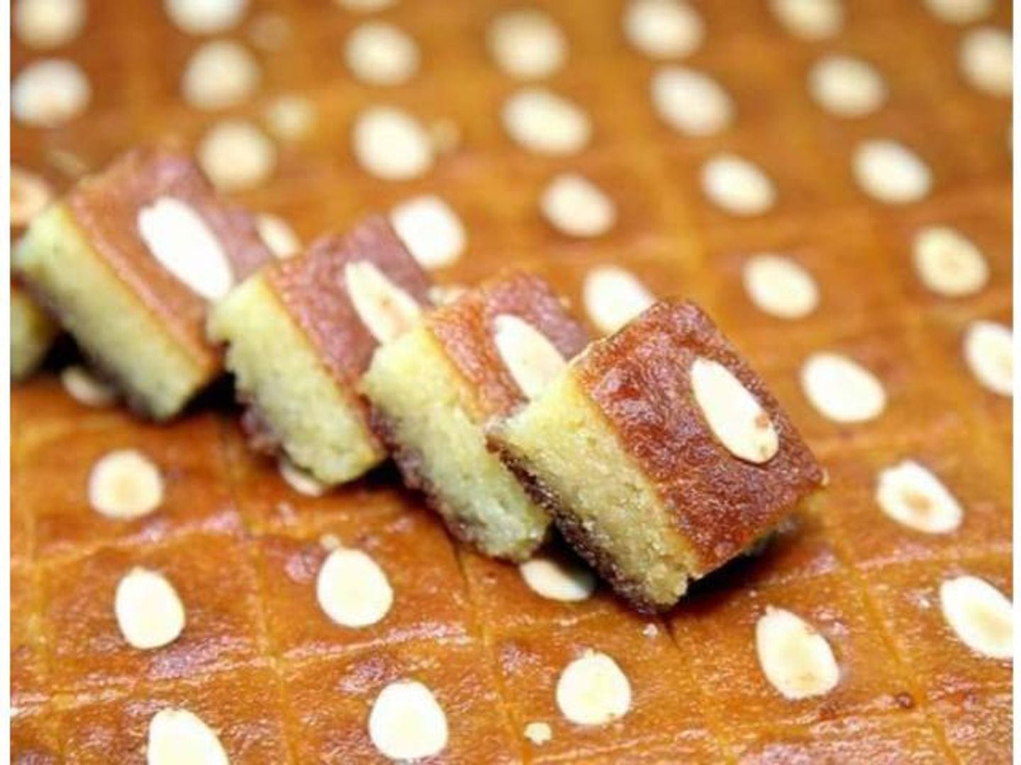 Basbousa Almond - Quarter Kilo