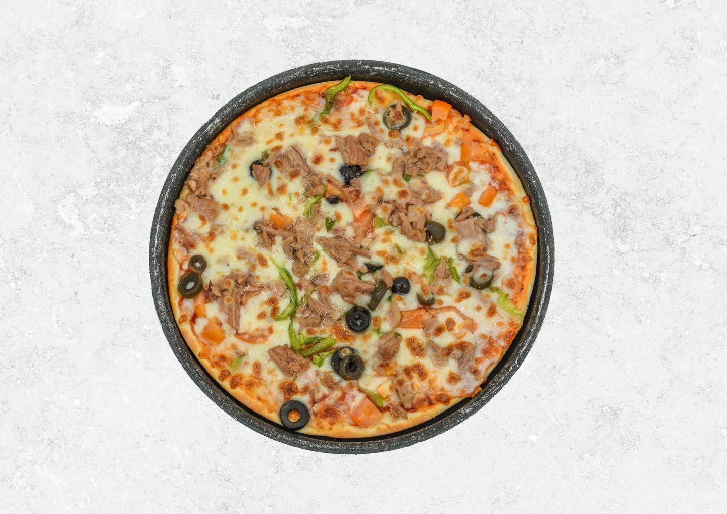Tuna Pizza With Vegetables - Medium