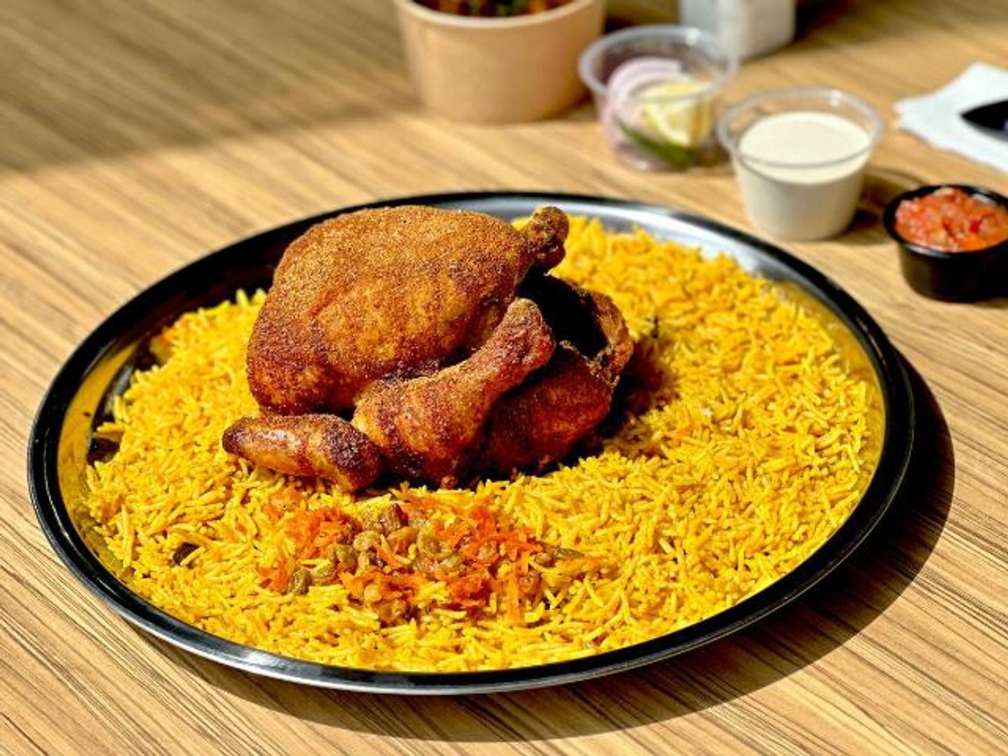 شواية مبهر - نص حبة دجاج مع الأرز
