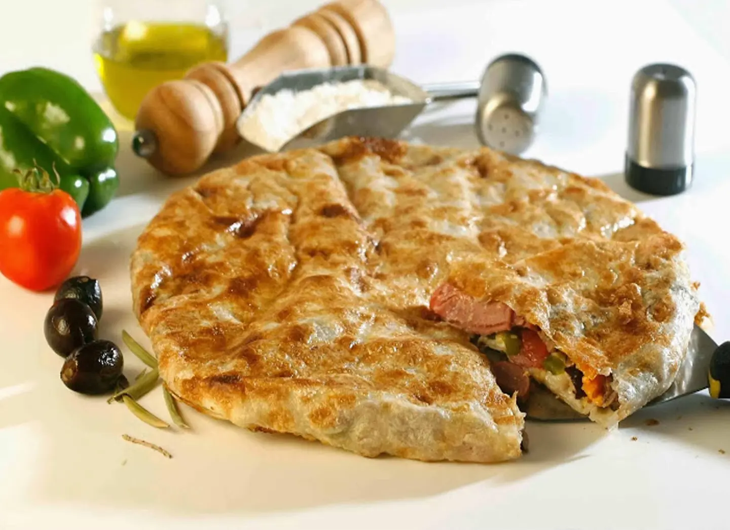 بيبروني - حادق