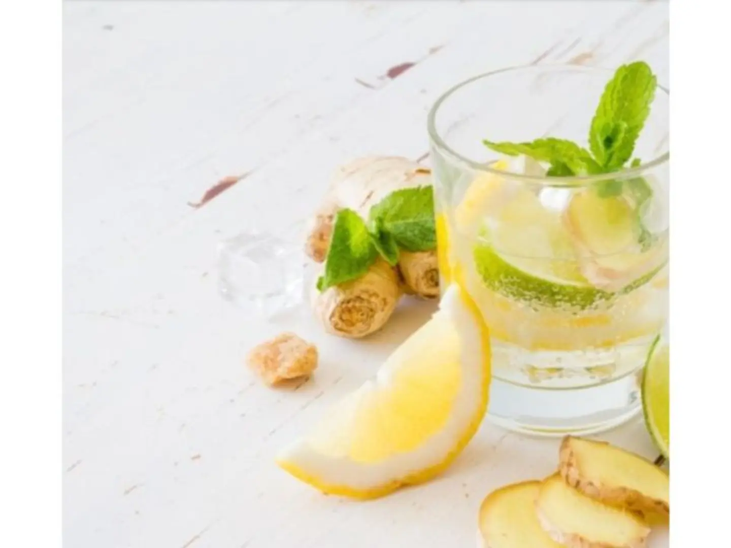 عصير زنجبيل مع ليمون و نعناع - كوب صغير