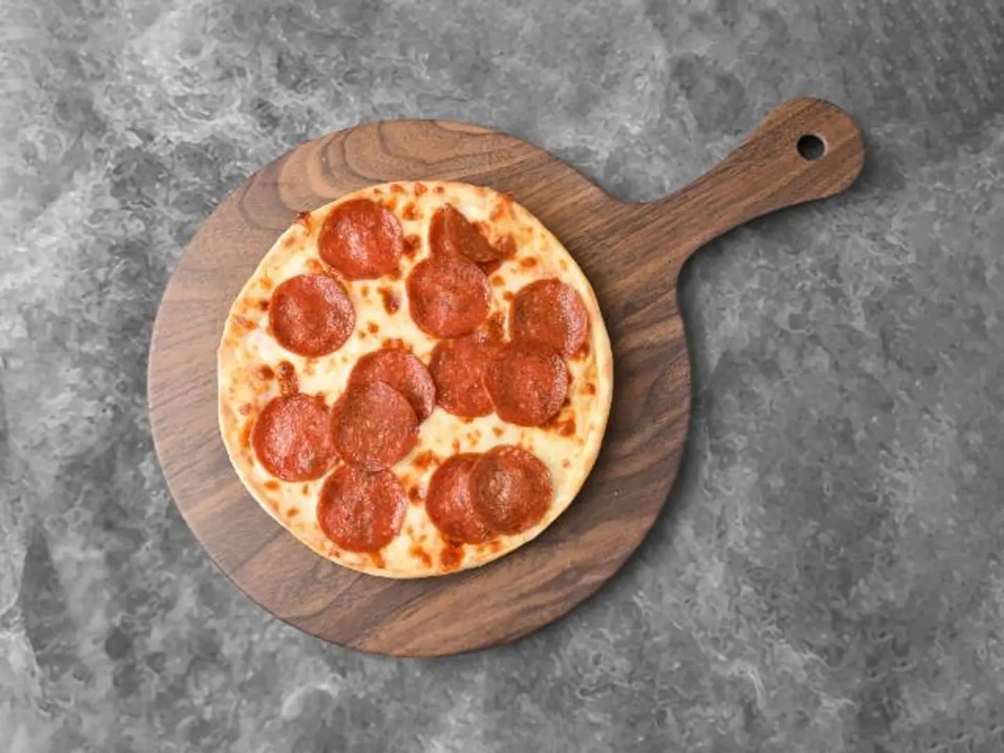 بيتزا بيبروني - صغير