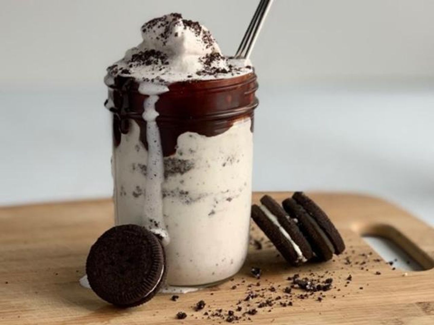 Oreo Milkshake - Middle