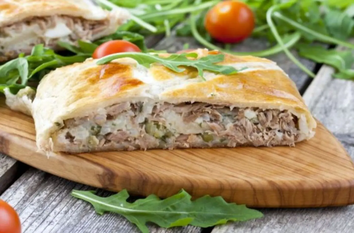 فطيرة تونة - وسط