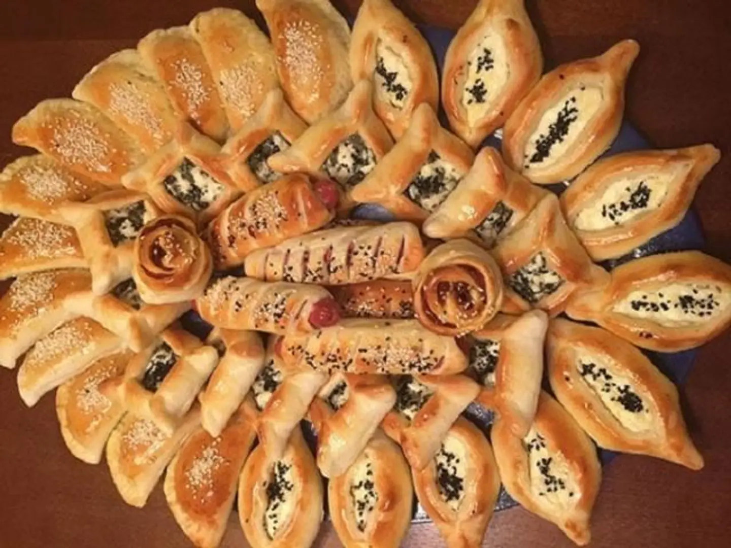 صحن مشكل بدون بيتزا - 27 حبة