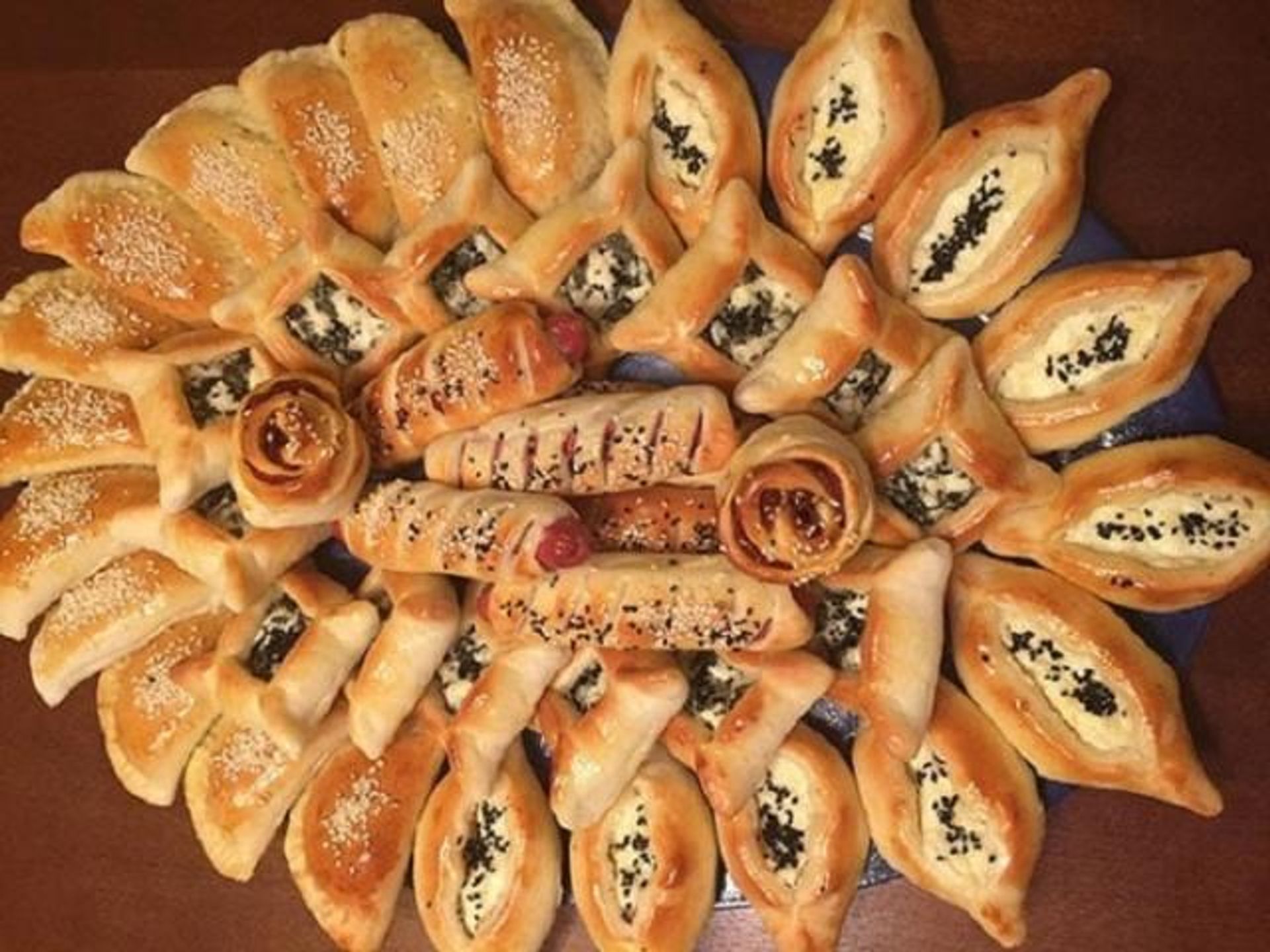 صحن مشكل بدون بيتزا - 27 حبة
