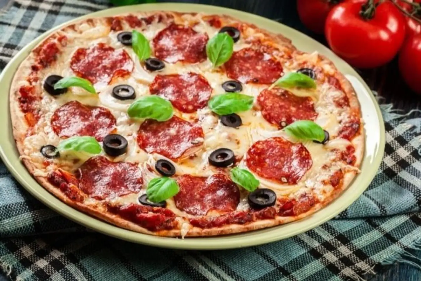 بيتزا ببروني - كبير