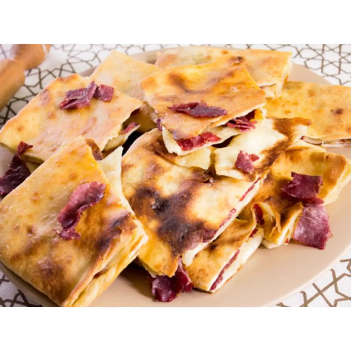Meat Pie With Pastirma - Small