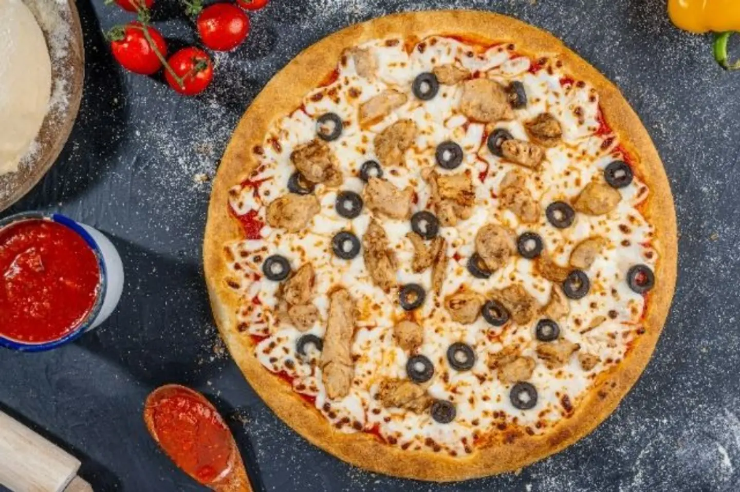 Charles Grill Chicken Pizza - Large
