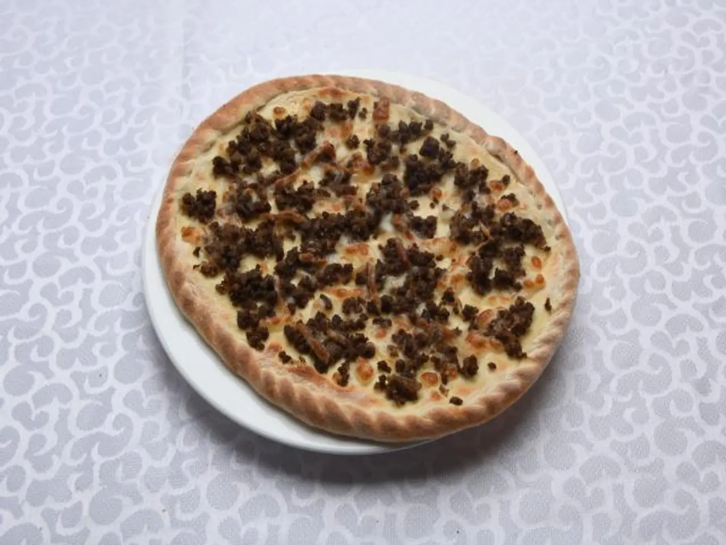 بيتزا باللحم - صغيرة