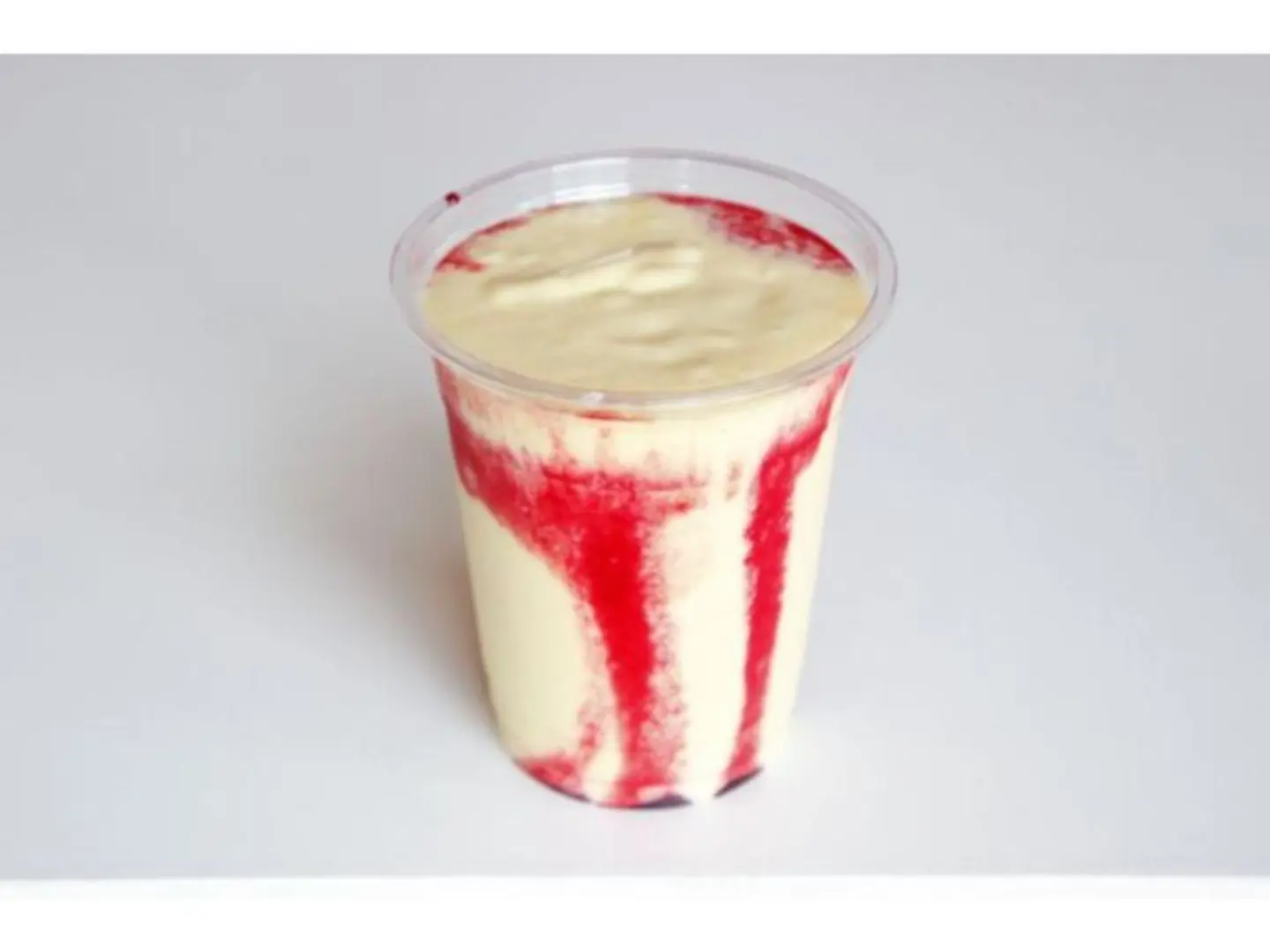 عصير فراولة بالحليب - وسط