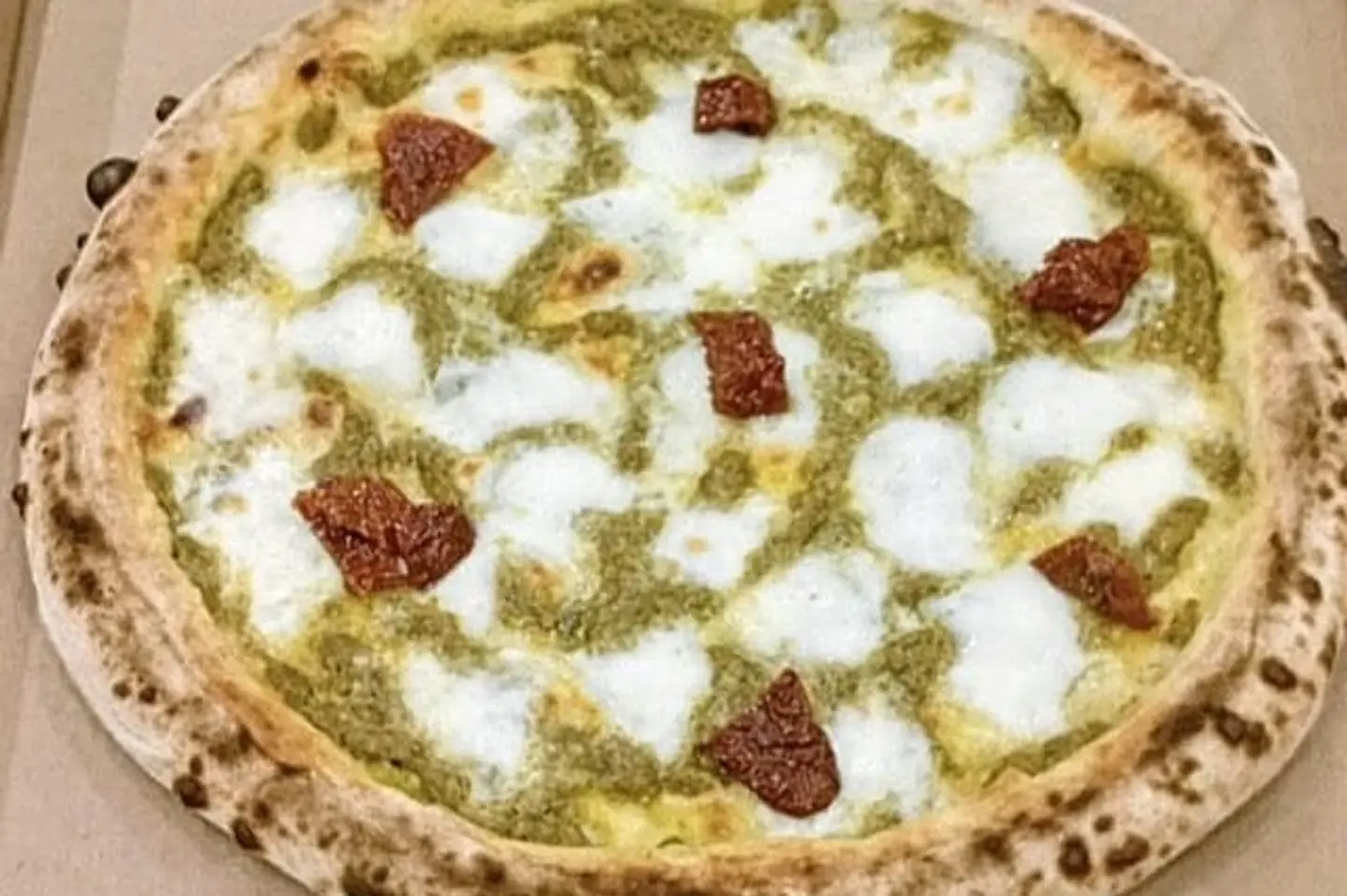 Pesto Pizza - Medium