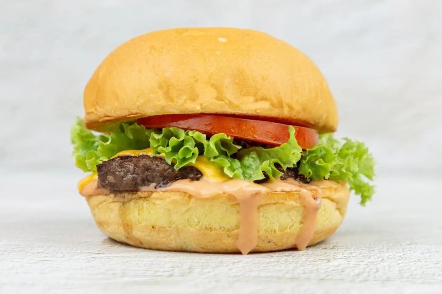 Classic Beef Burger - Sandwich