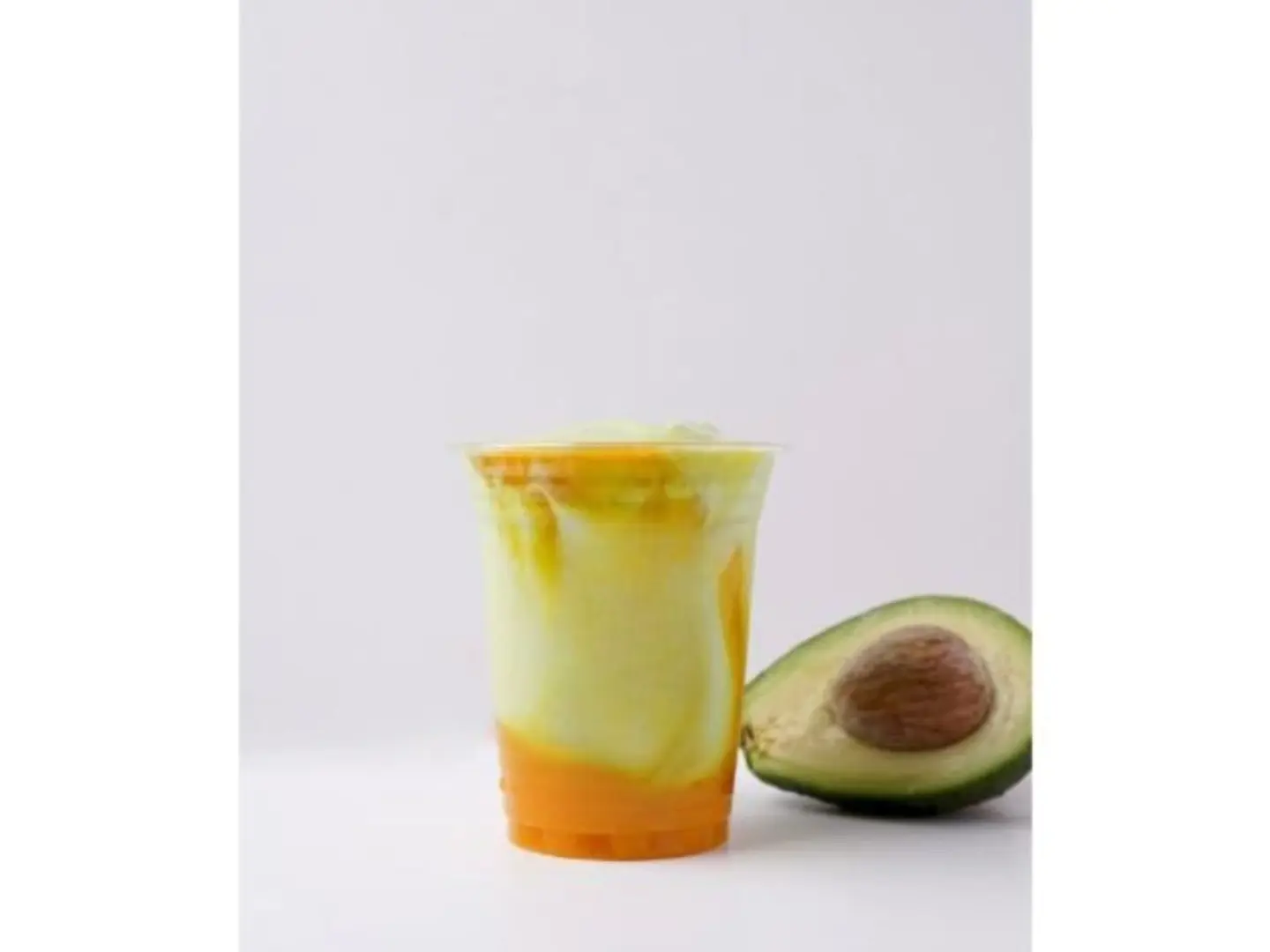 عصير افوكادو ومانجو - وسط