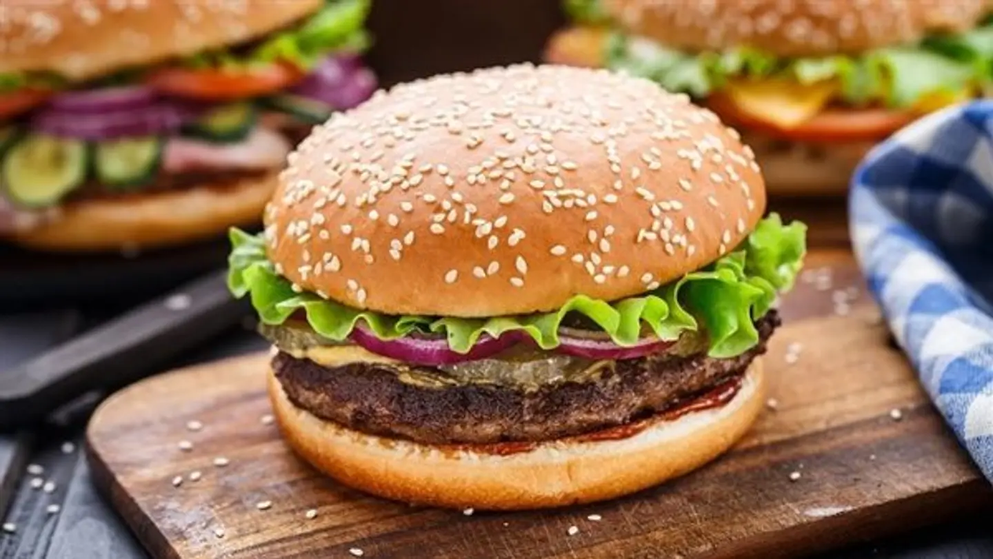 برجر لحم - مع جبن