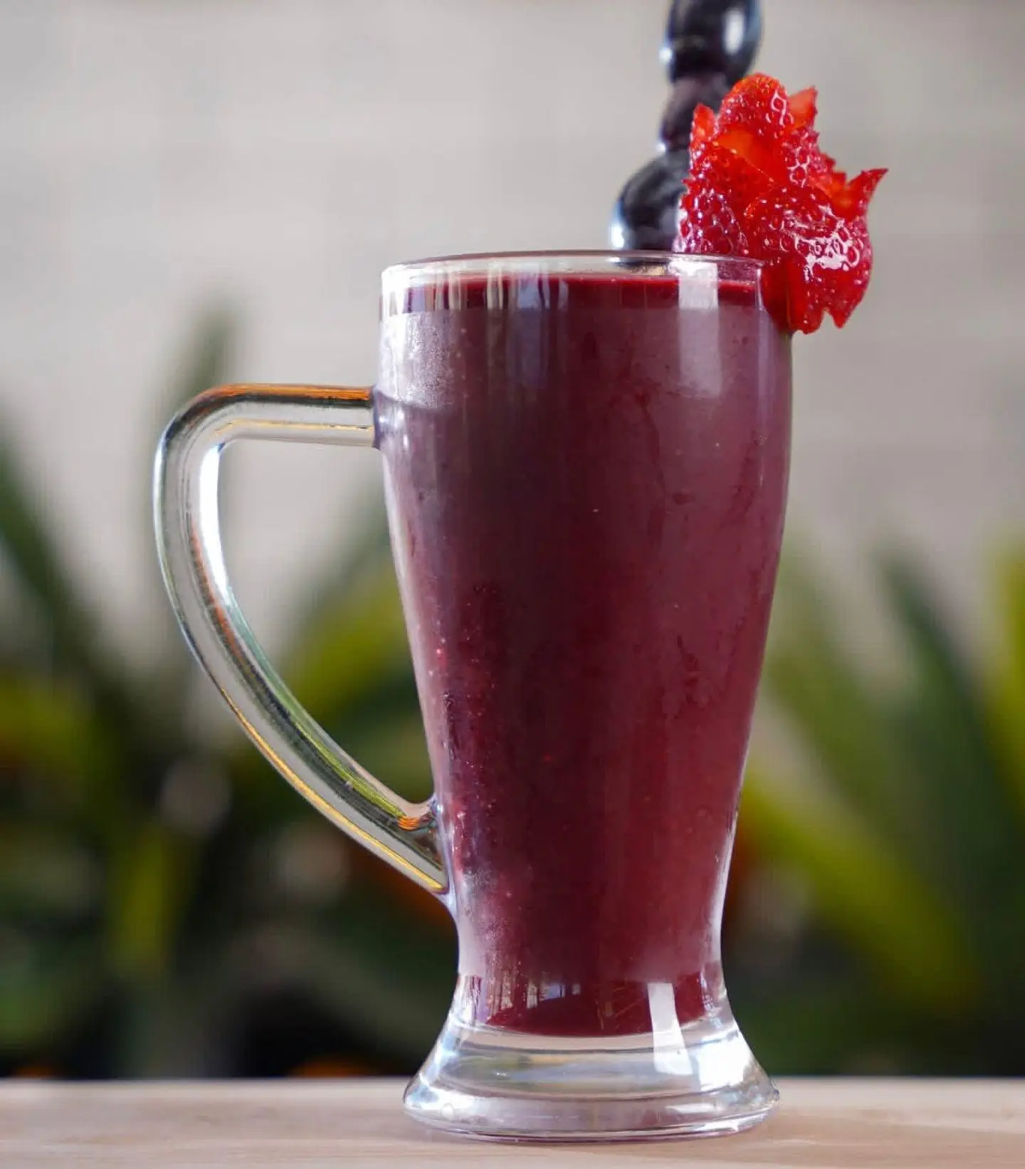 موز حليب توت - وسط