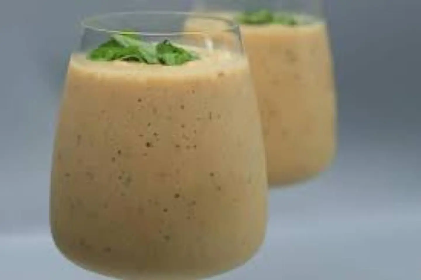 Walnut Banana Milkshake - Medium