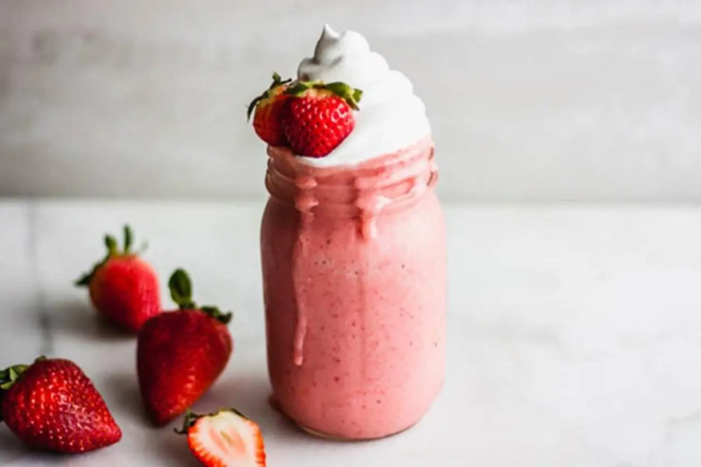 Milkshake Mango Strawberry - Small