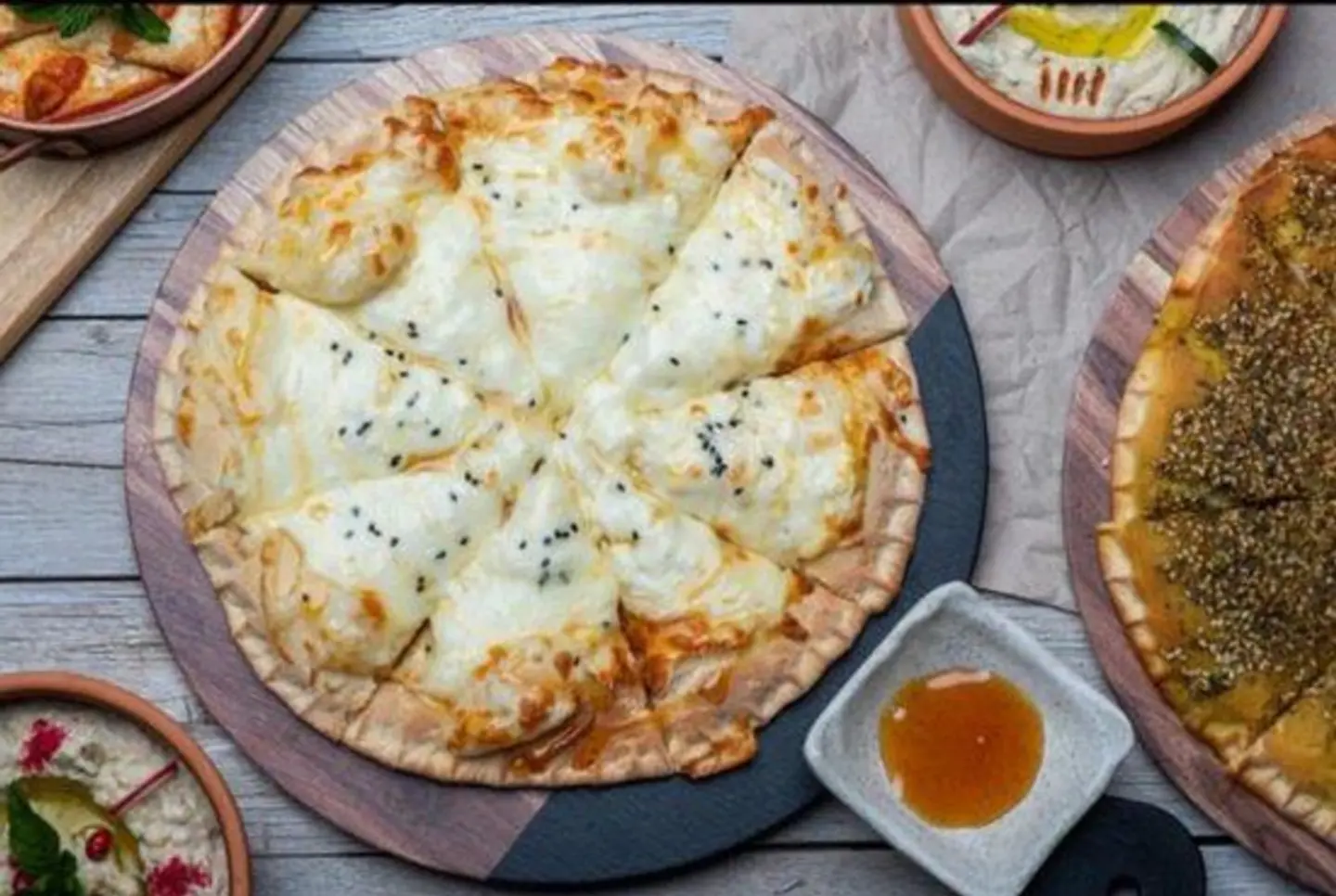 Ash Albulbul Pizza - Small