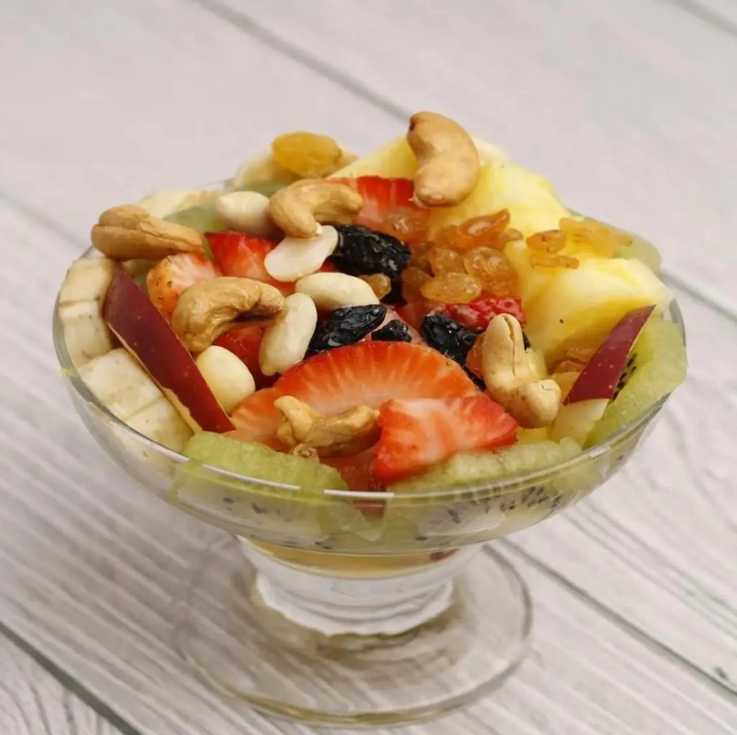 فواكه مكسرات - وسط