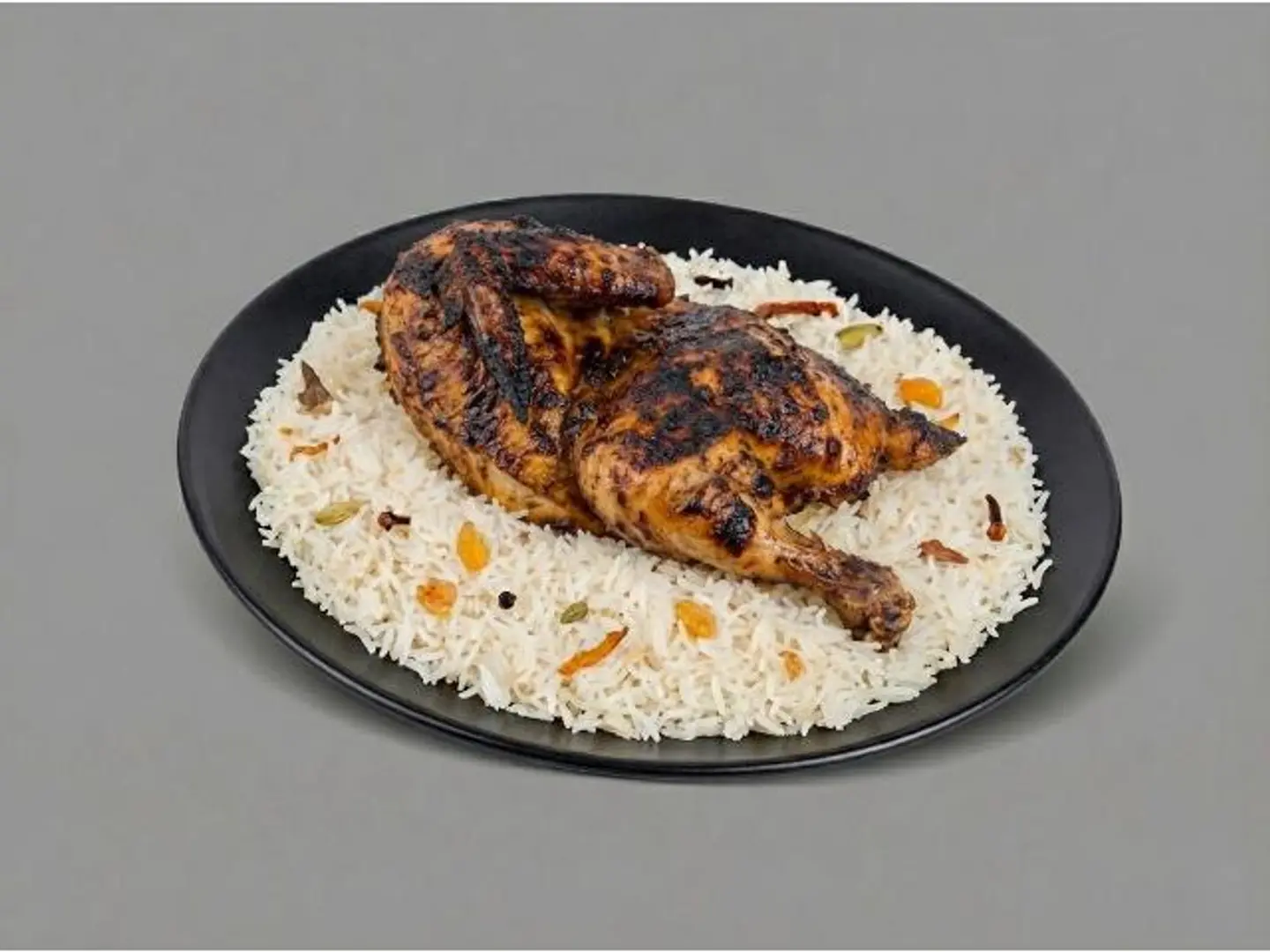 دجاج على الفحم مع الأرز - نص حبة دجاج