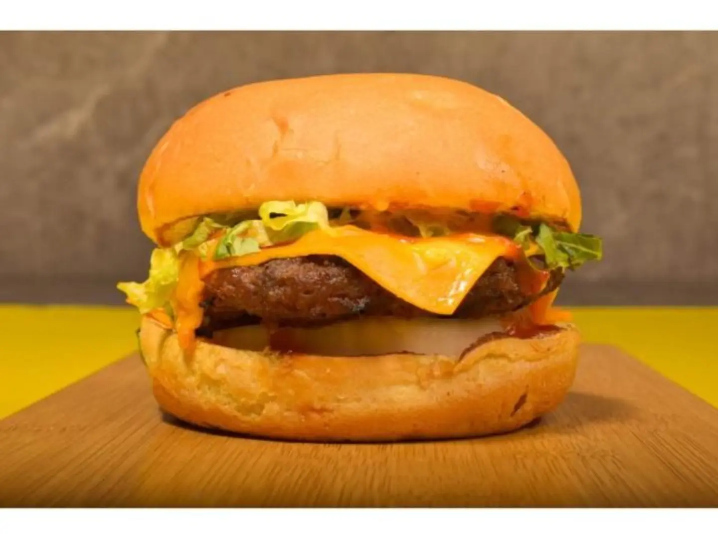 Fresh Beef Burger In Potato Bun - Regular