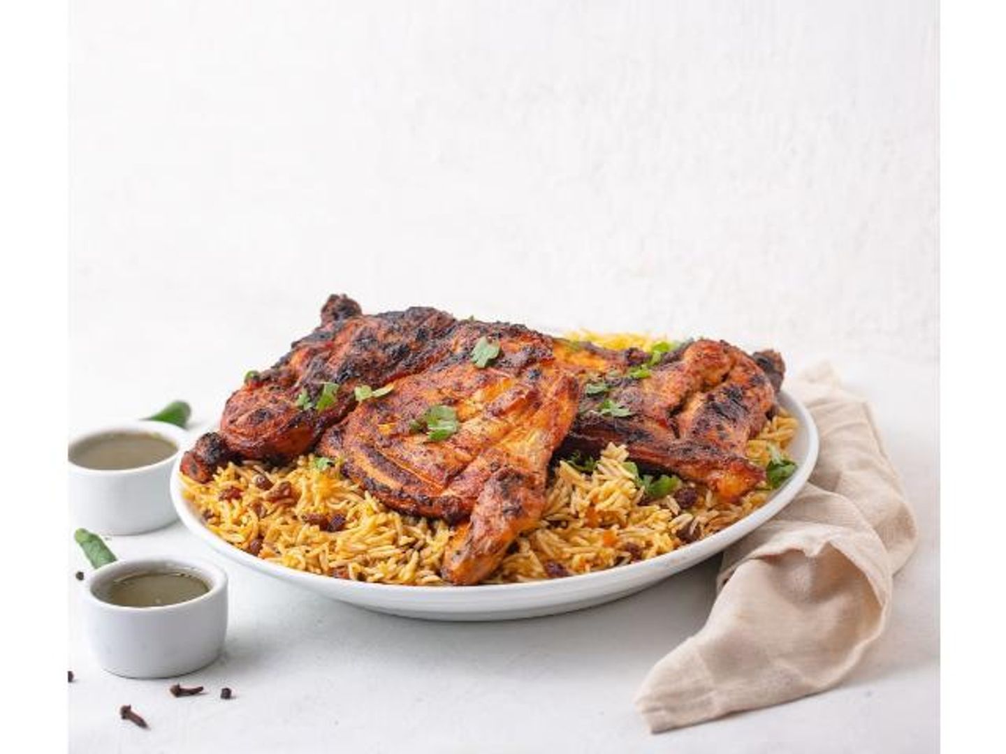 دجاج على الفحم مع الرز - نص حبة دجاج
