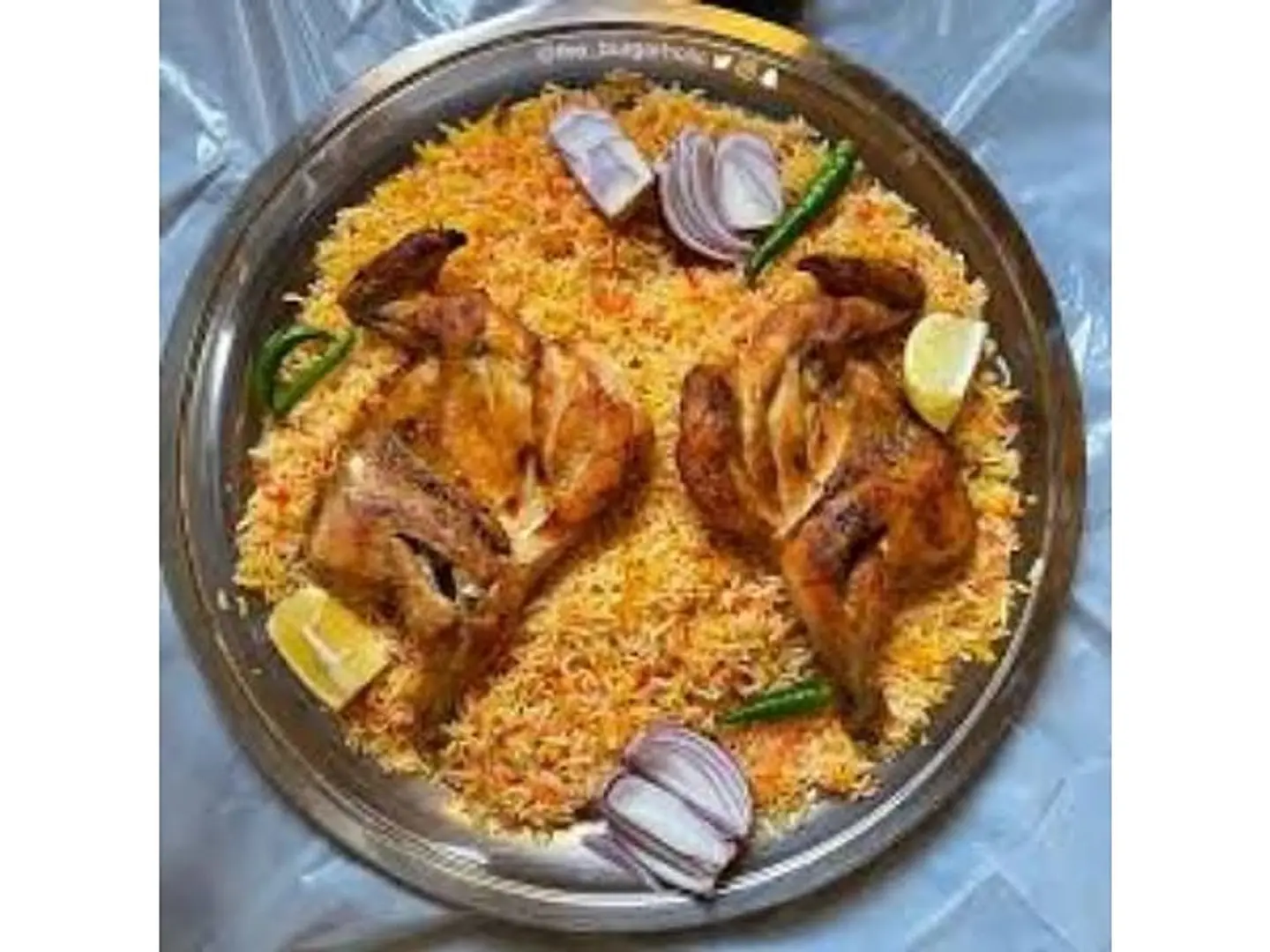 دجاج مظبي مع رز حضرمي - نص حبه
